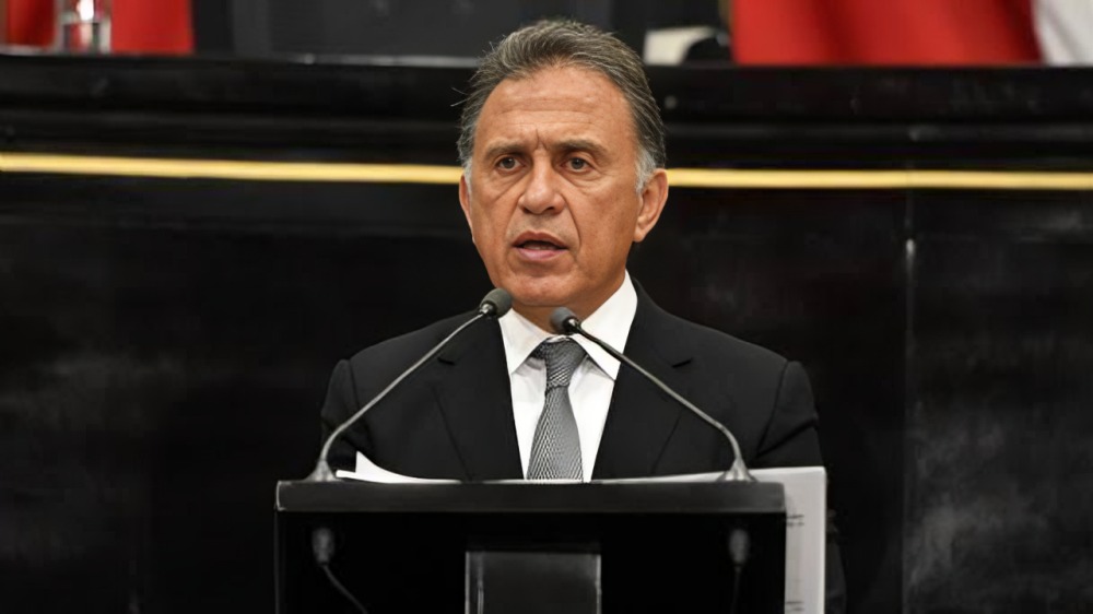 Yunes Linares se defiende de cuestionamientos de Luis Cárdenas