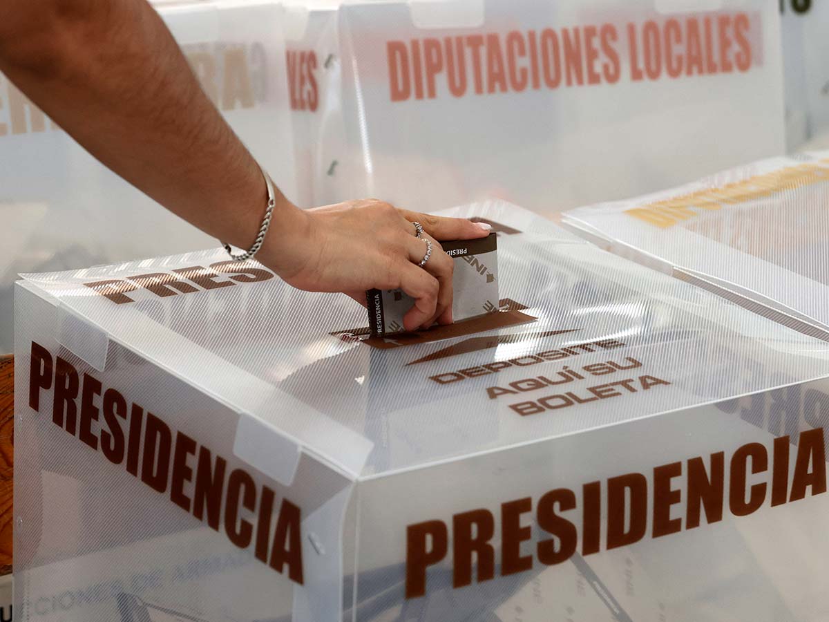 ¿Cómo se designa el presupuesto para partidos políticos?