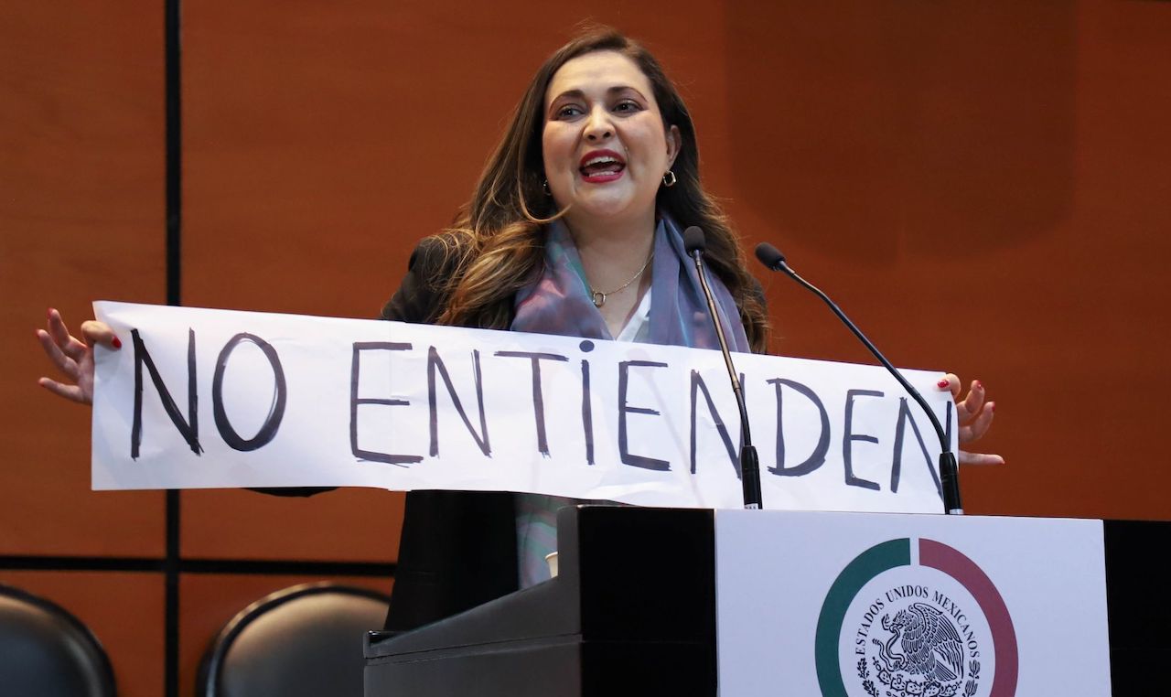 Cynthia López explica ausencia senado