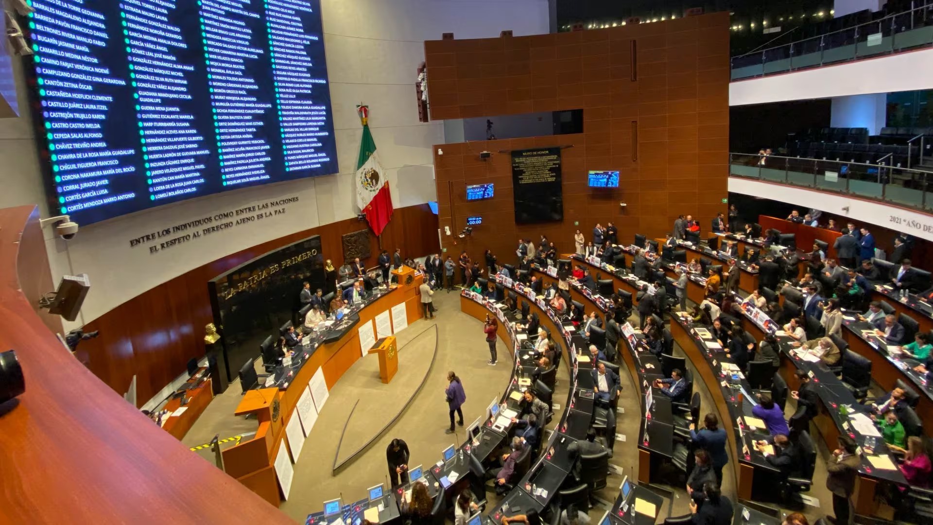 Cynthia López explica ausencia en el Senado