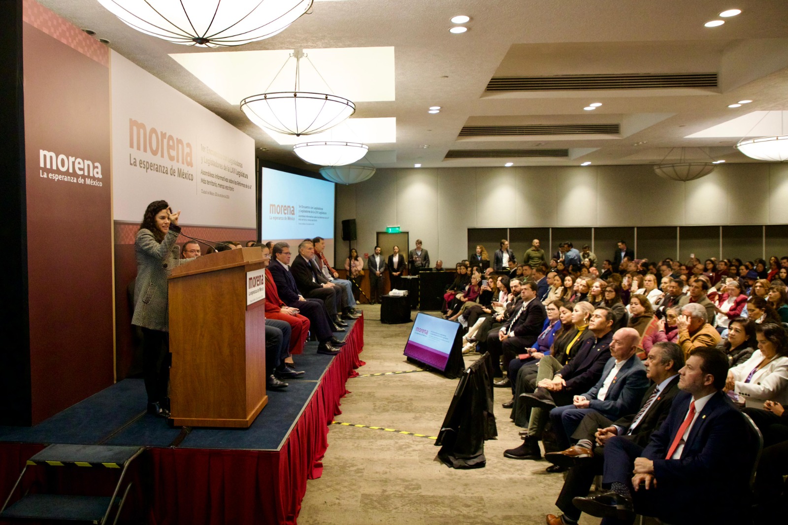 Luisa María Alcalde encuentro Morena