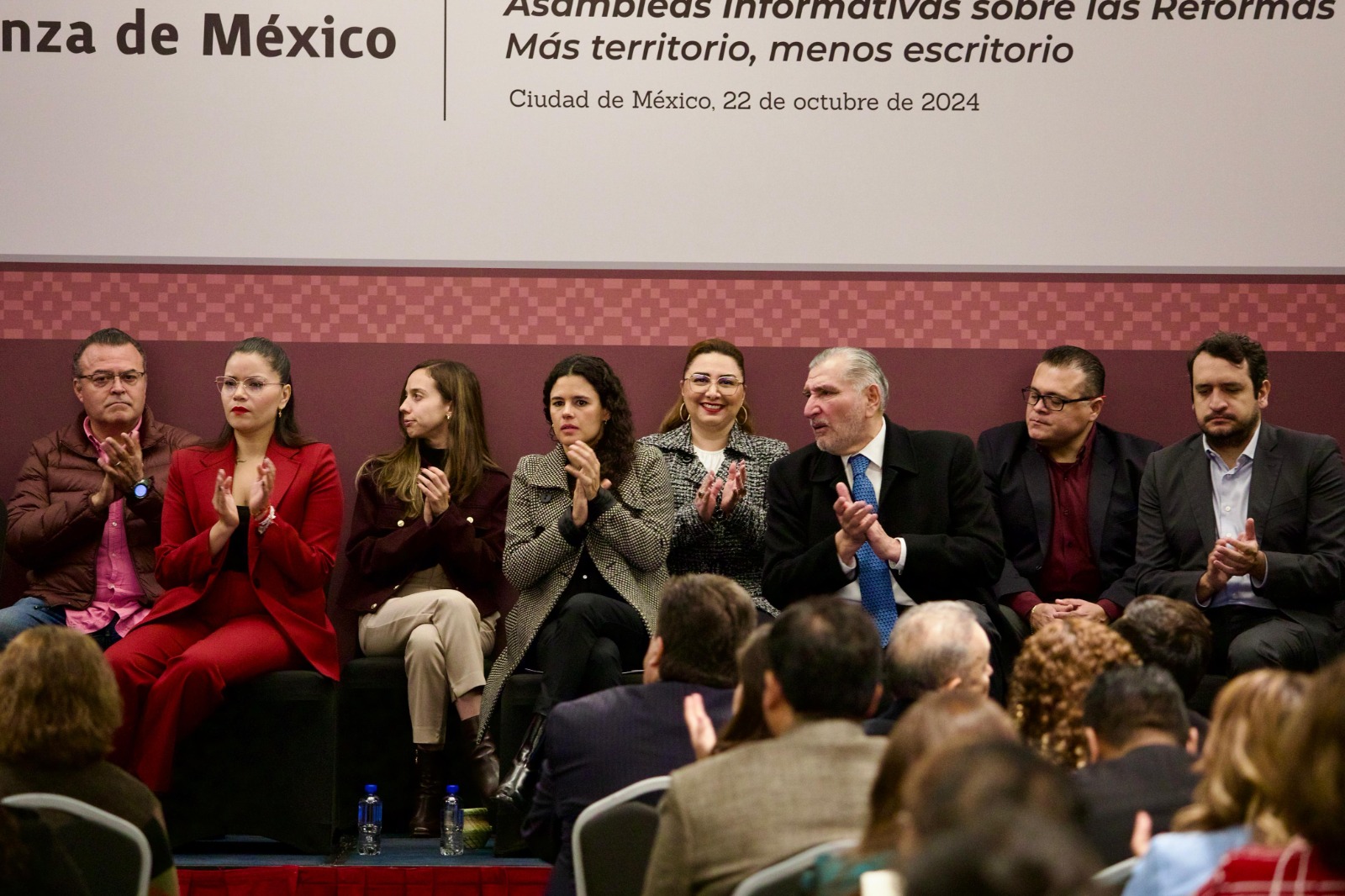 Luisa María Alcalde respalda a Andrés López