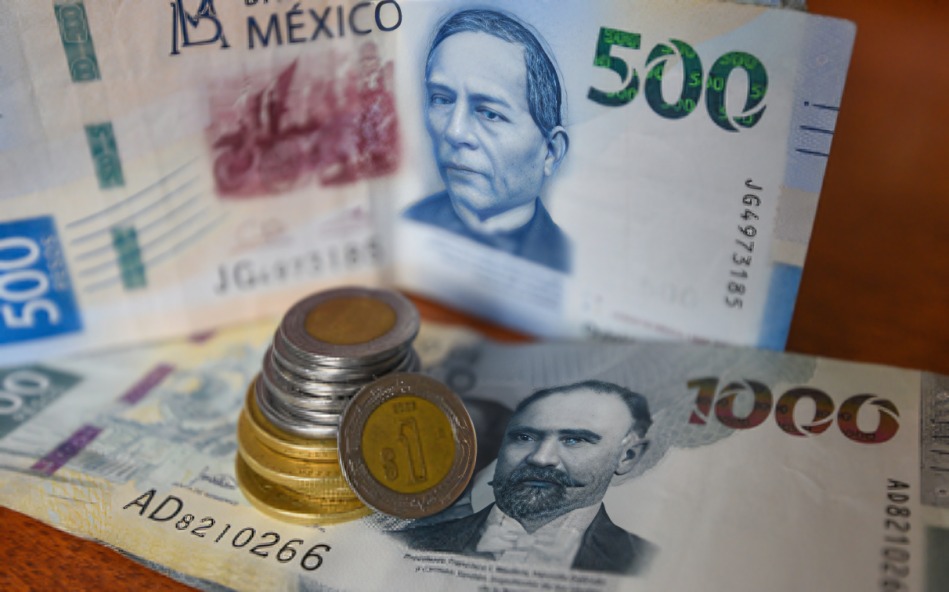 Peso mexicano avanza frente al dólar