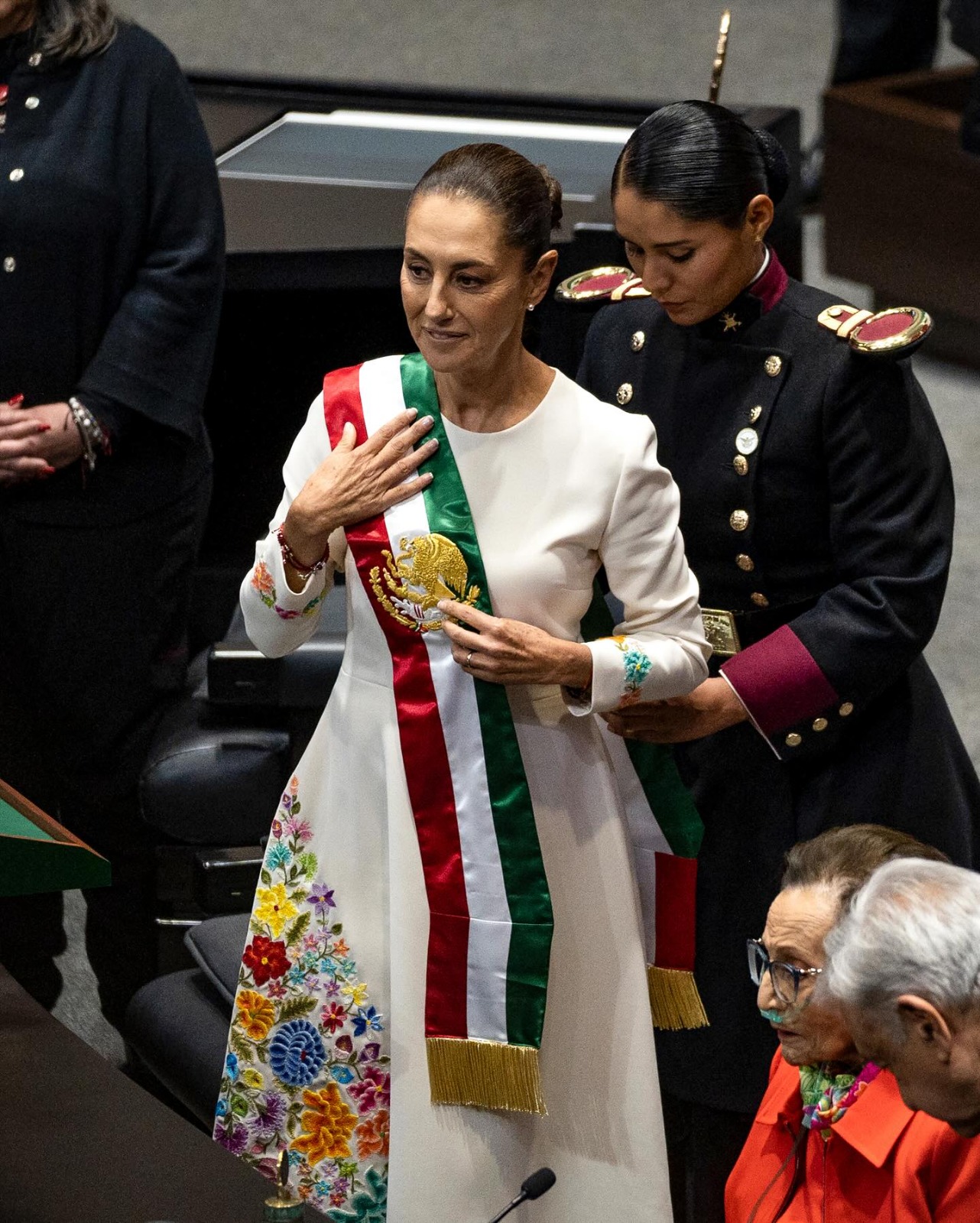 Sheinbaum con banda presidencial