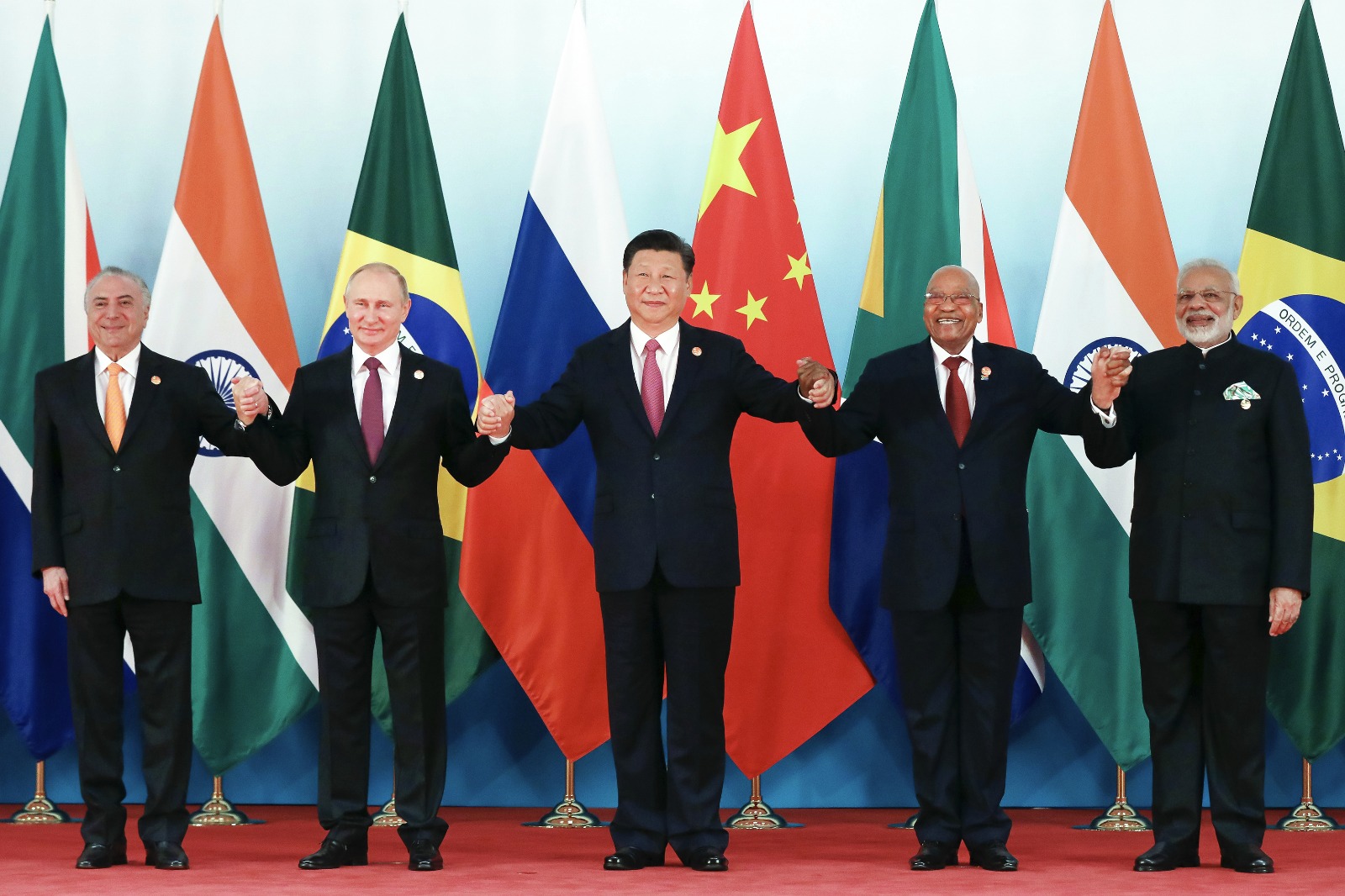 BRICS no buscan todavía usar una moneda diferente al dólar