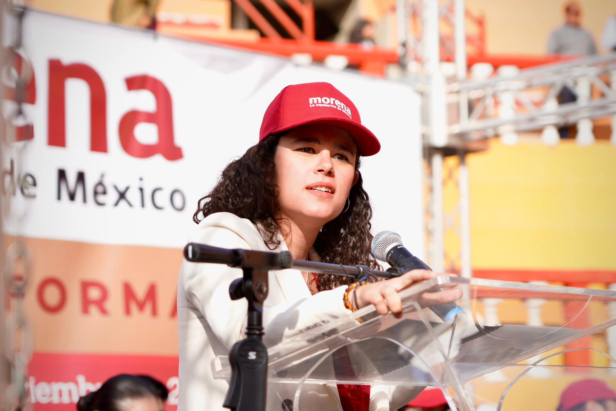 Luisa Alcalde, dirigente de Morena