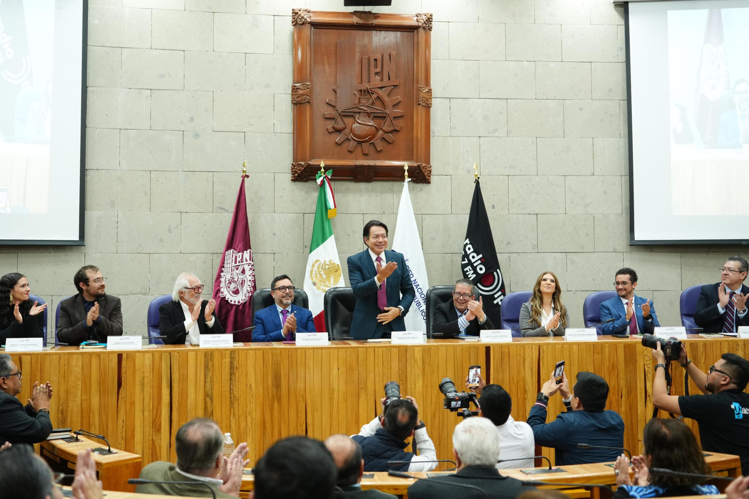 Medios públicos, esenciales para la educación: Mario Delgado