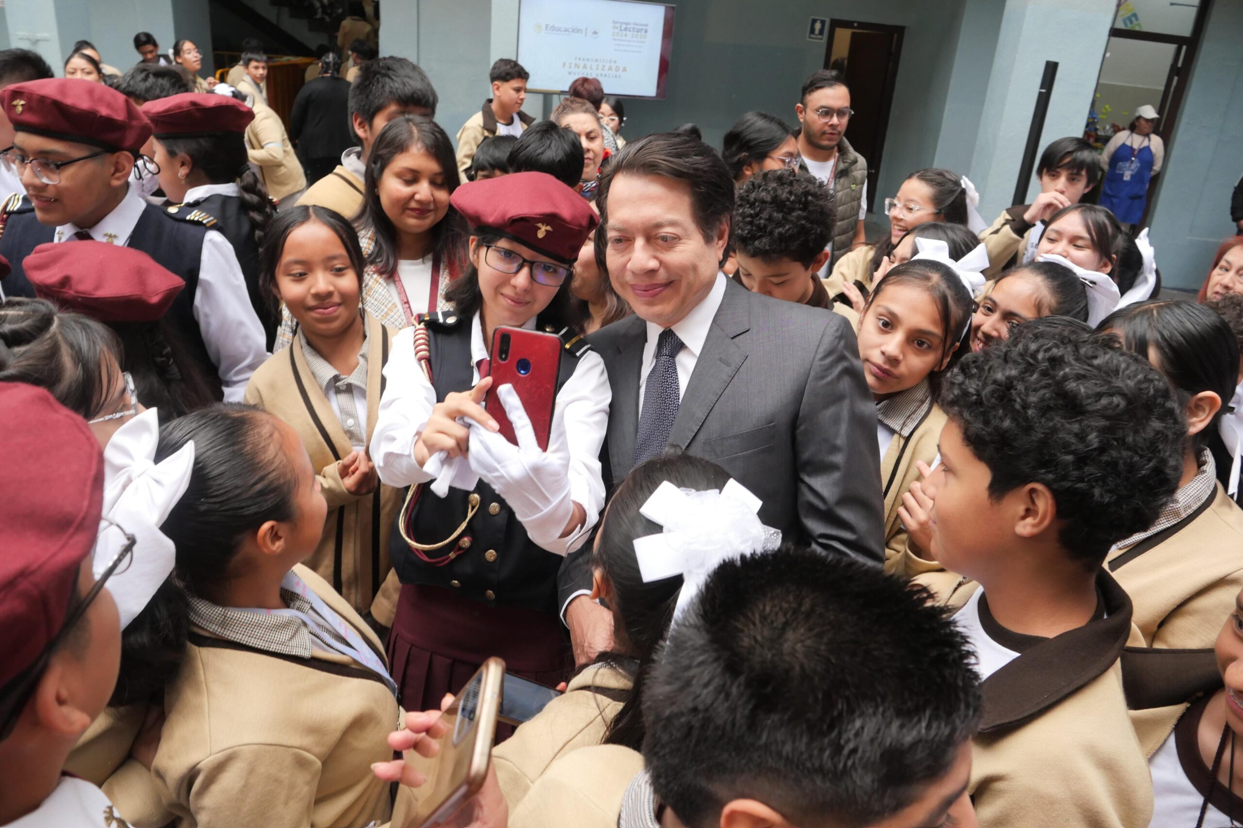 Titular de la SEP encabeza maratón por la lectura