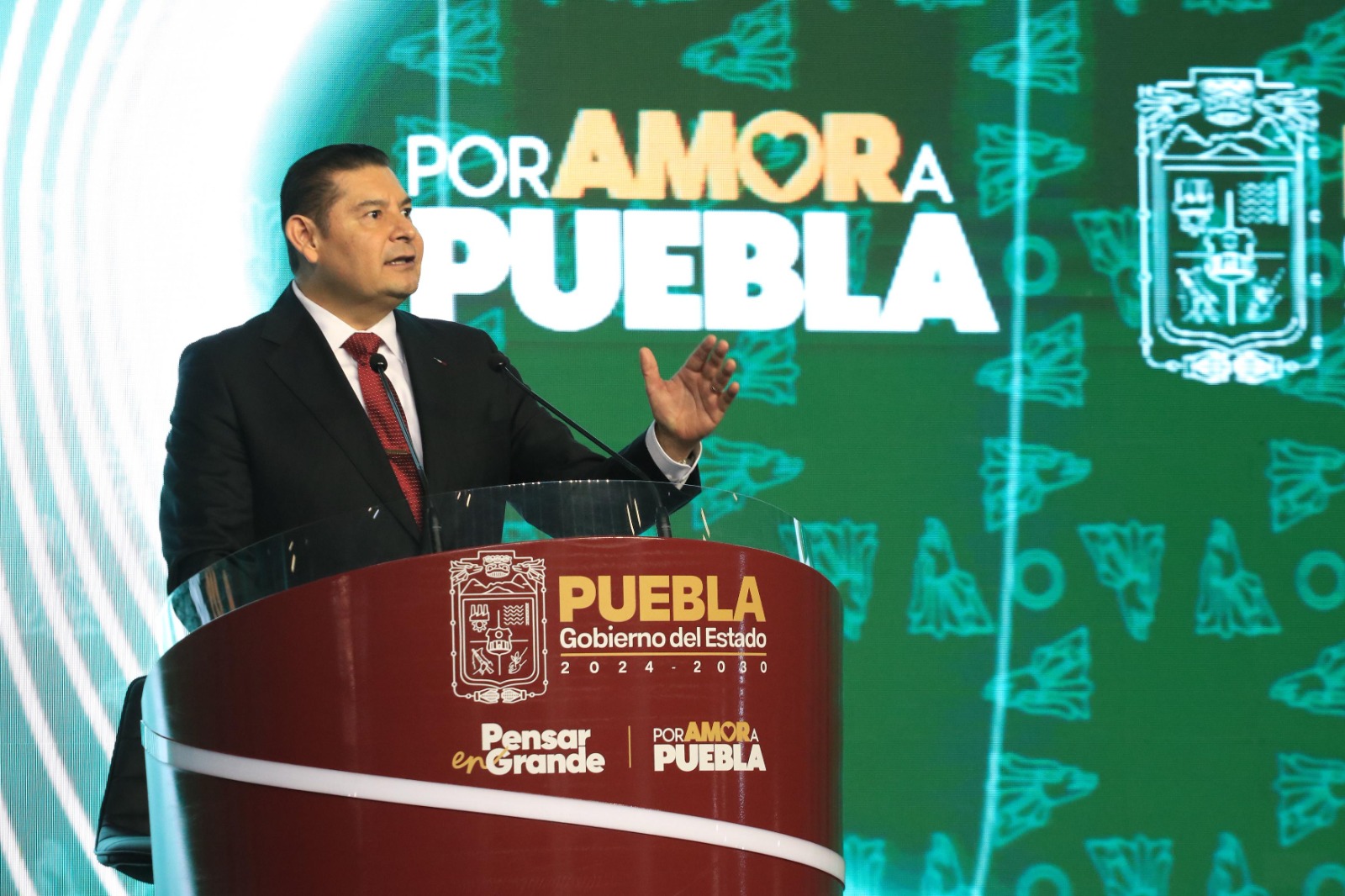 Armenta da primer discurso como gobernador de Puebla