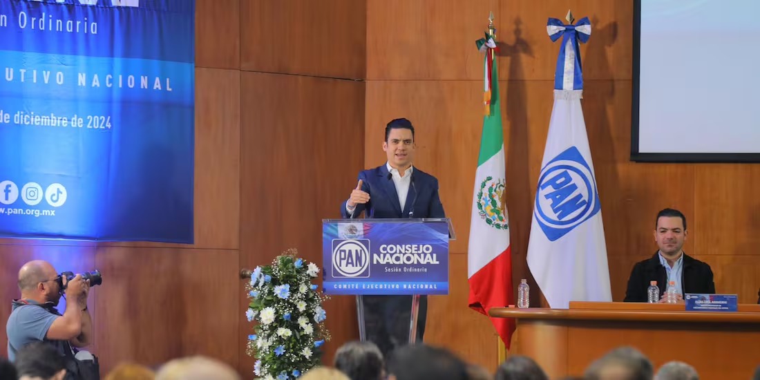 Jorge Romero da la bienvenida a Germán Martínez