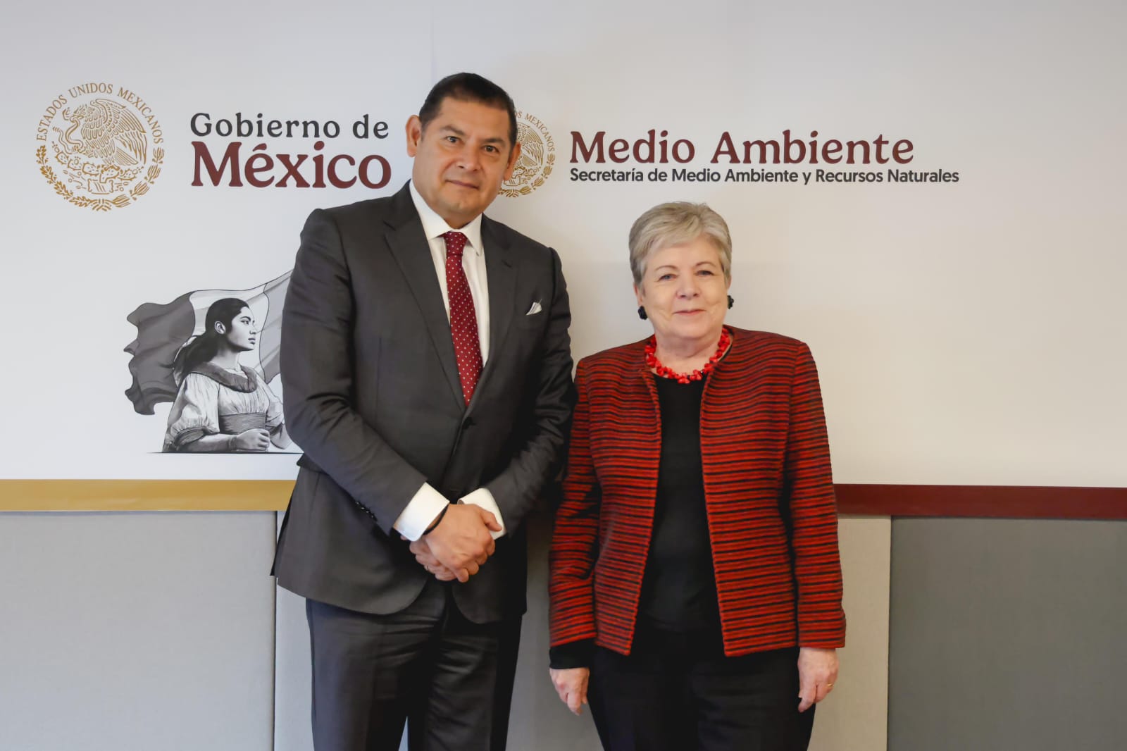 Alejandro Armenta y Alicia Bárcena