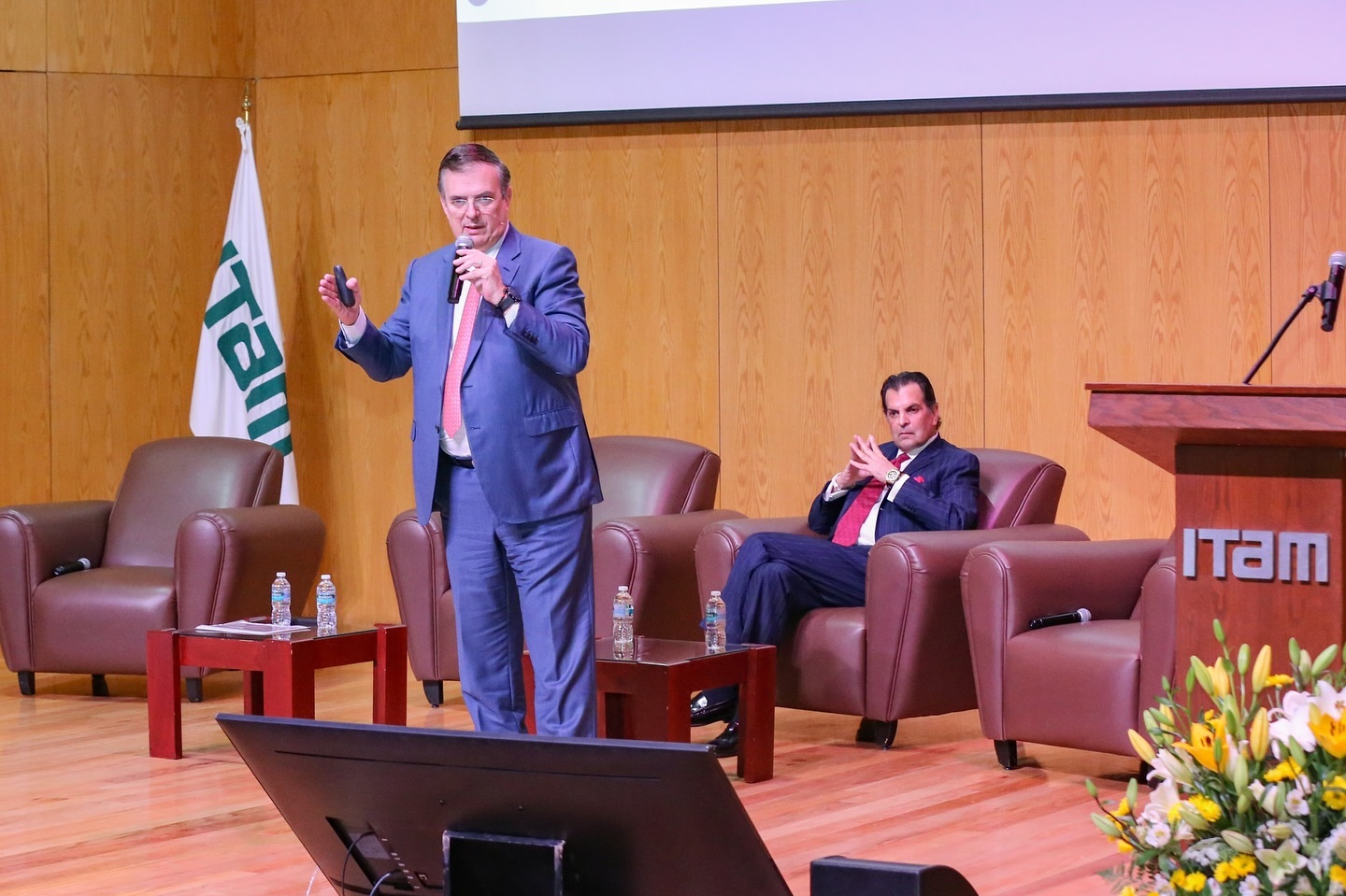 Ebrard afirma que México tiene ventajas en el T-MEC