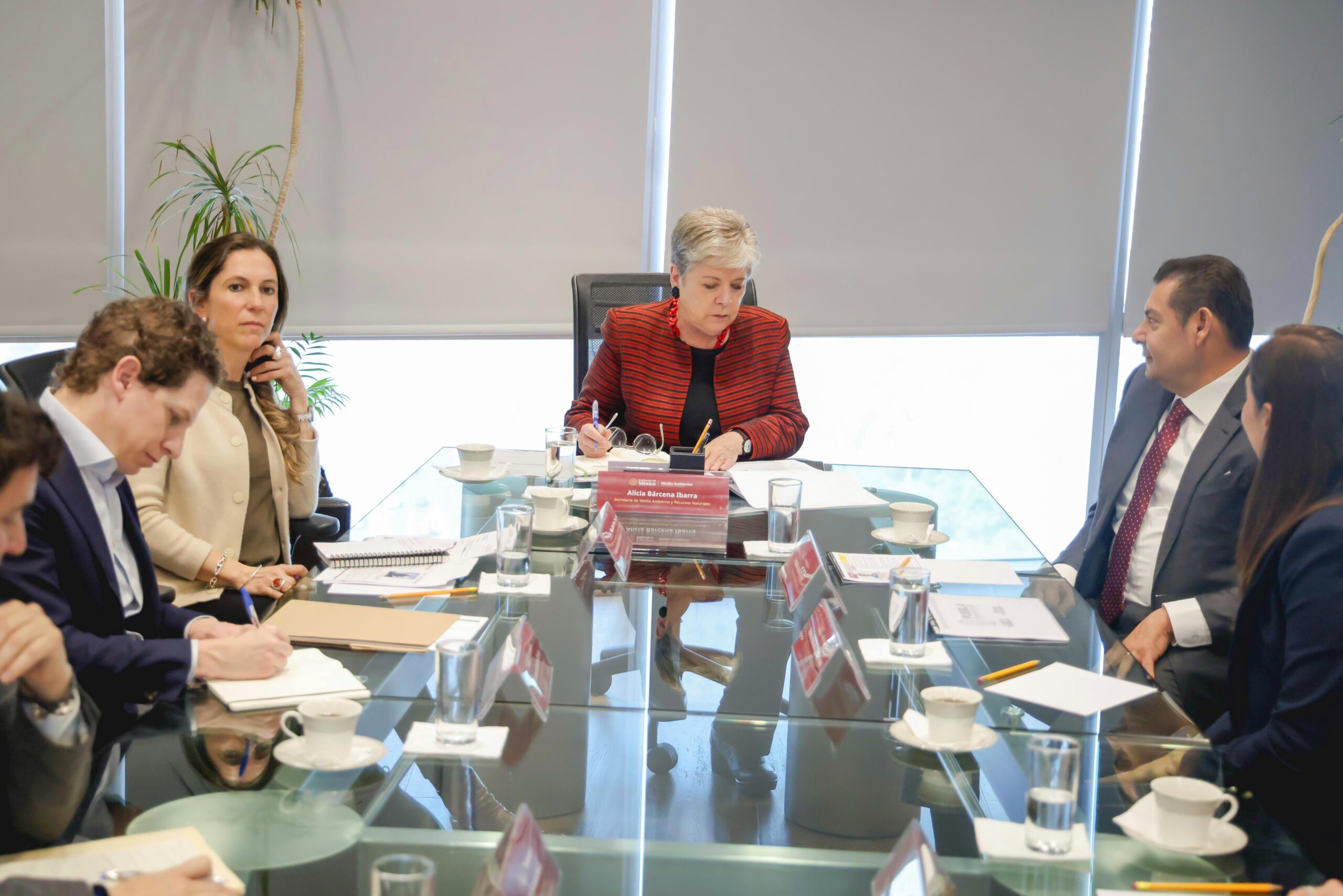 Reunión entre Armenta y Alicia Bárcena 