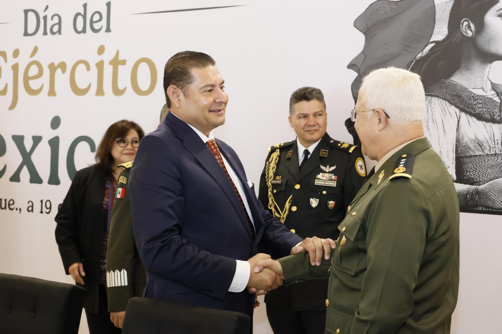 Armenta celebra al Ejército