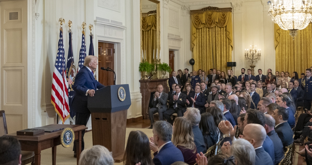 Casa Blanca impone nuevas reglas a medios de comunicación