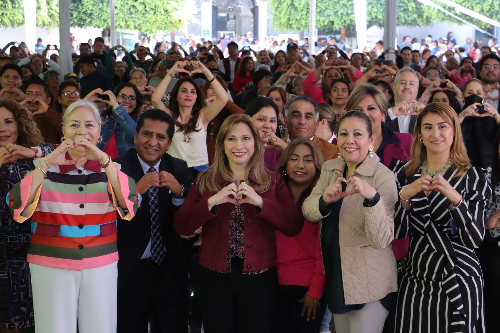 Ceci Arellano encabeza jornadas "Por amor a las familias"