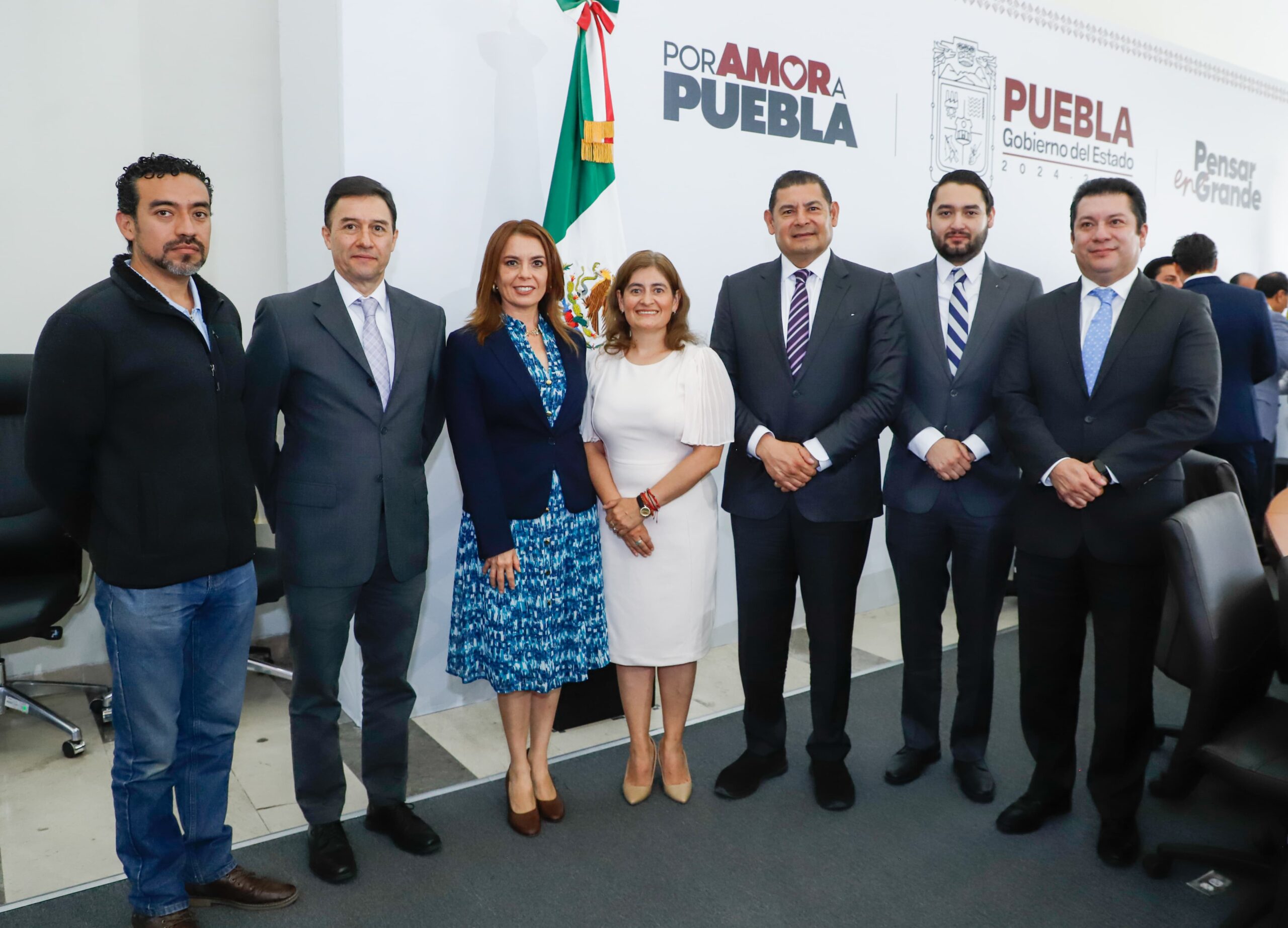 Puebla, pionera en la producción de chips: Alejandro Armenta