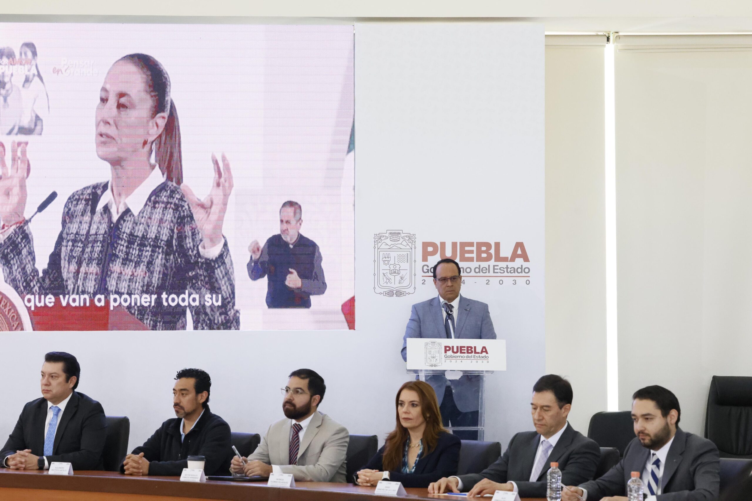 Puebla, pionera en la producción de chips: Alejandro Armenta