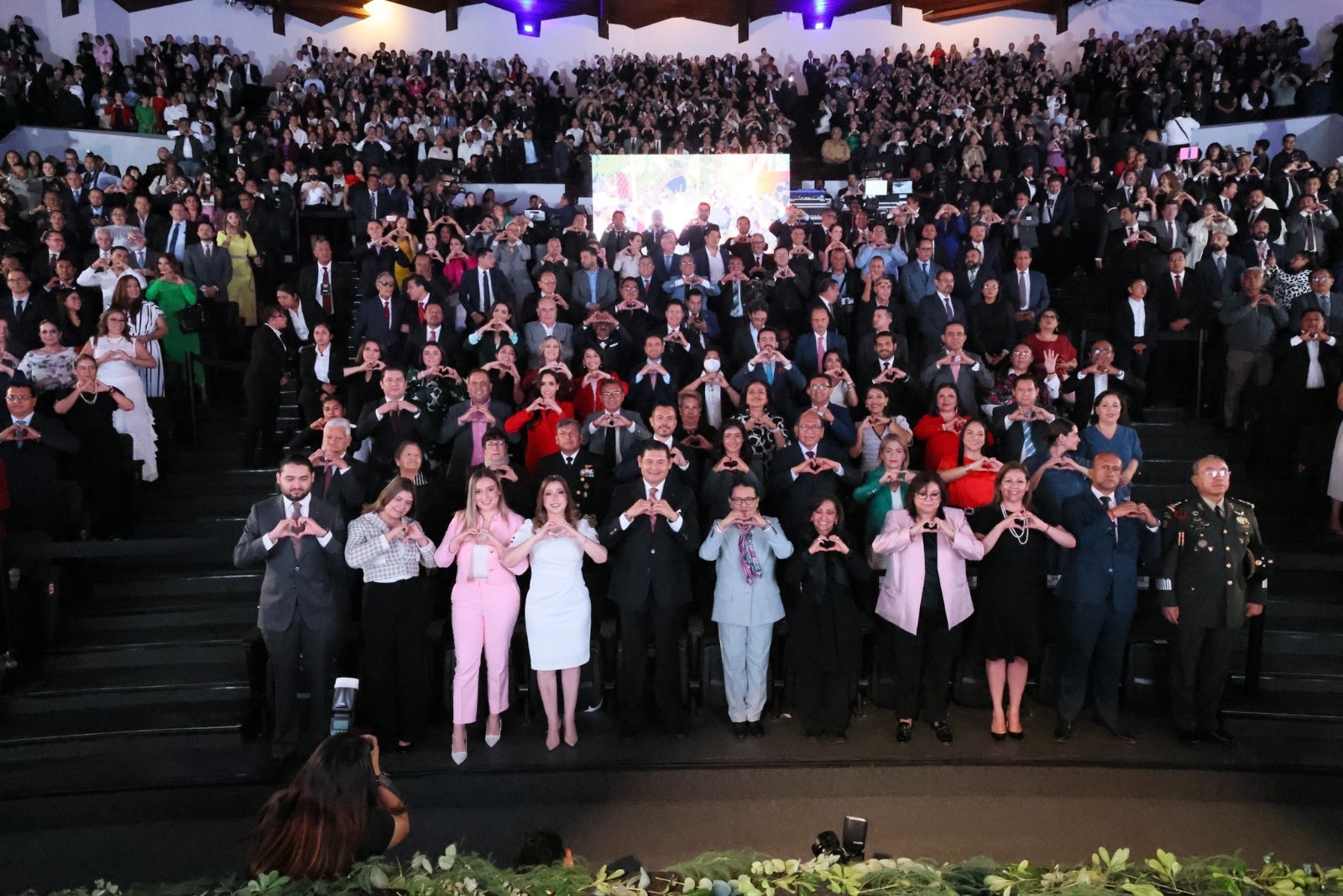 Armenta rinde informe de 100 días de gobierno