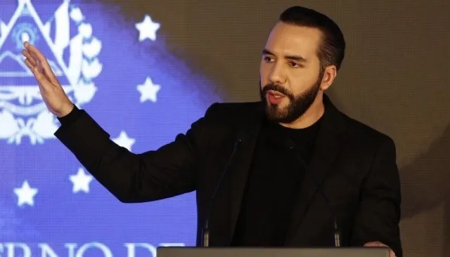 Bukele se somete a Trump