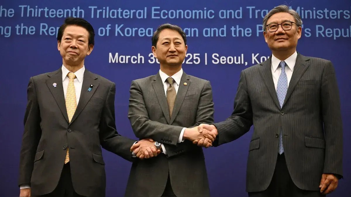China, Japón y Corea del Sur se unen para resistir aranceles de Trump