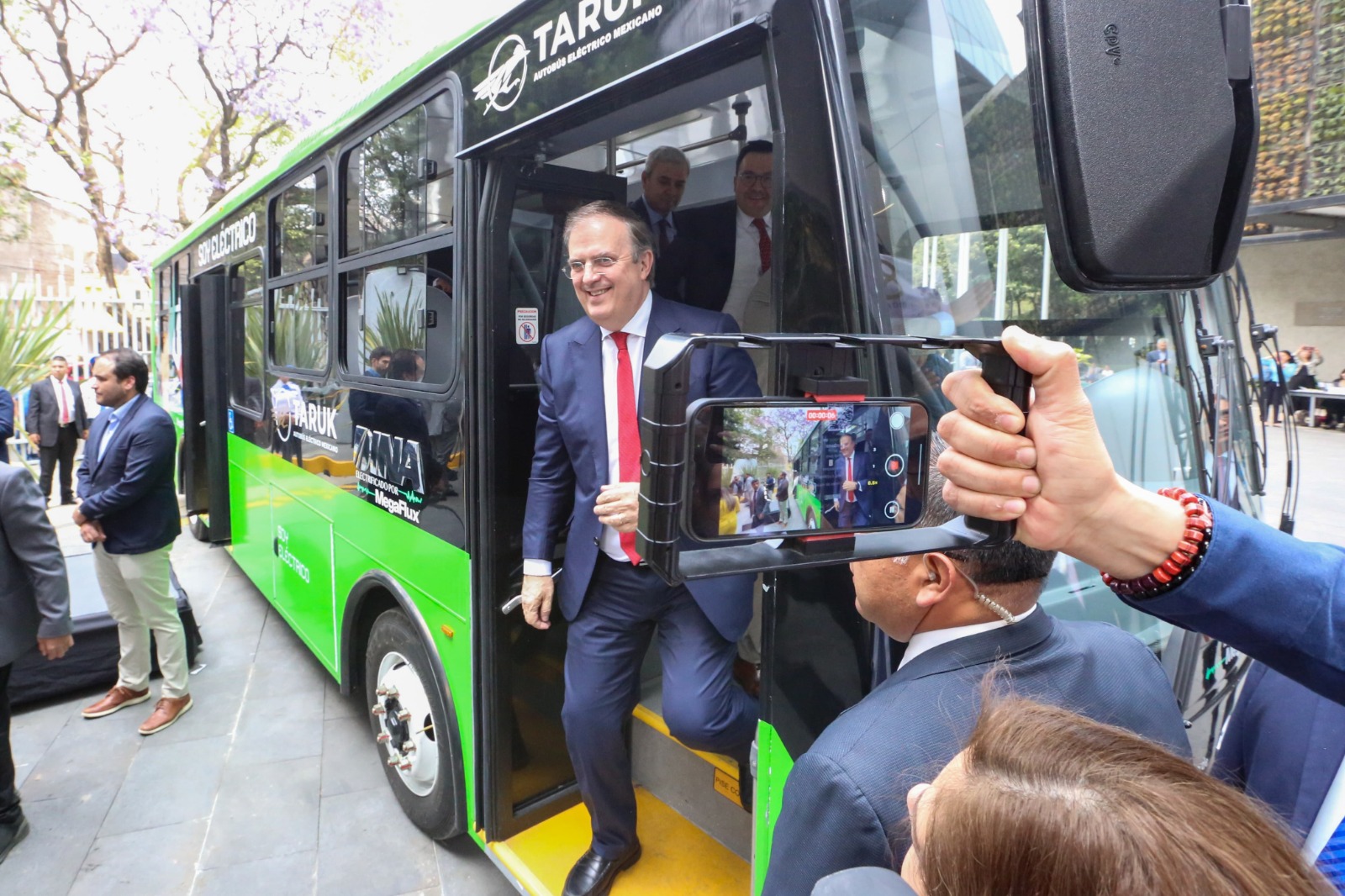 Ebrard Taruk