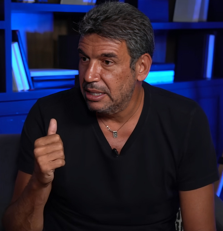 Grok trolea a Arturo Elías Ayub sobre mejores negociadores