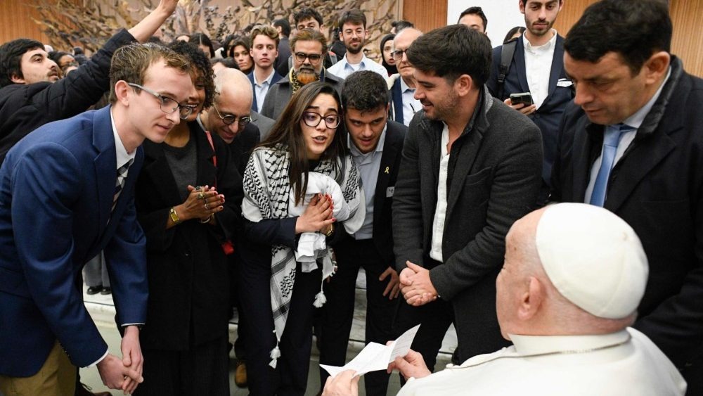 Mnesaje del papa Francisco tras salir del hospital