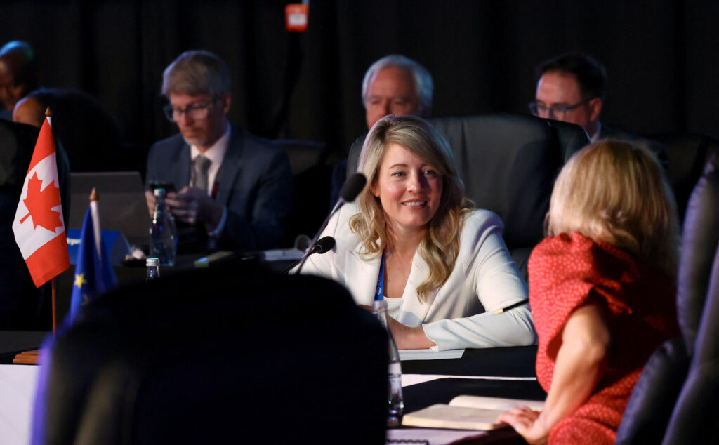 Ministra de Canadá señaló aranceles son amenaza existencial