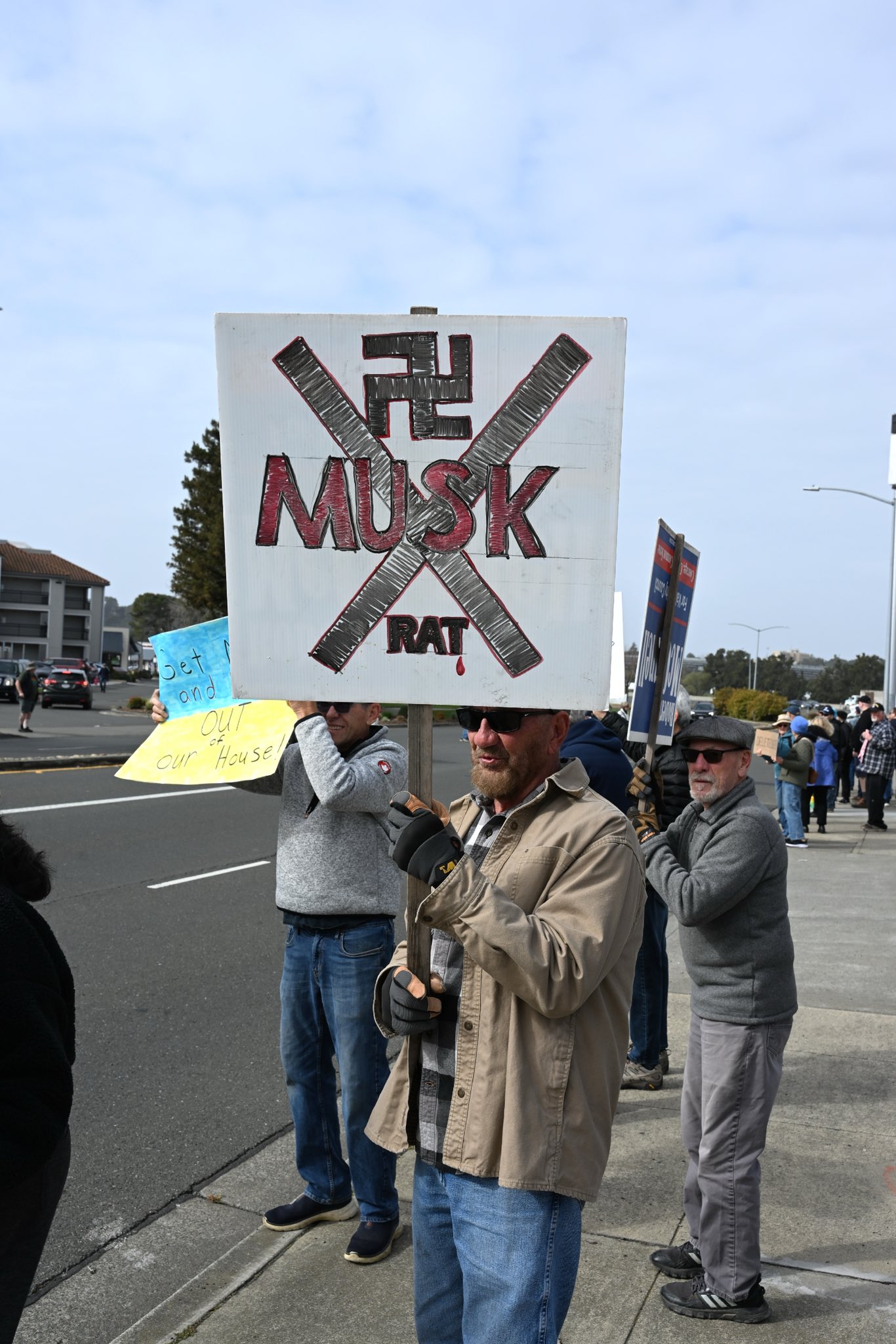 Protestas contra Tesla