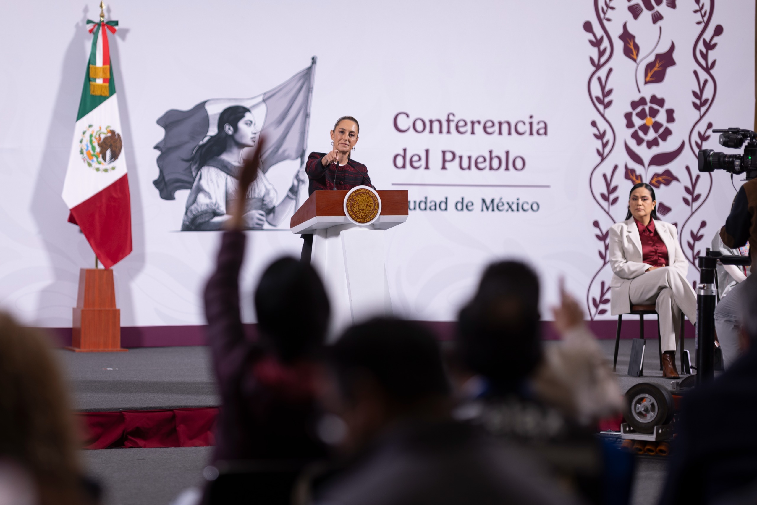 Sheinbaum aborda Calderón