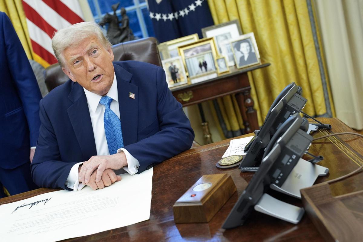 Trump anuncia aranceles del 25 por ciento a vehículos