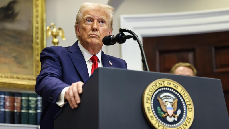 Trump anuncia aranceles del 25 por ciento a vehículos