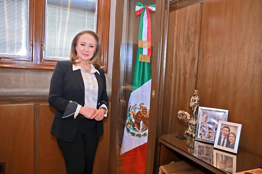 Yasmín Esquivel reconoce papel de la mujer en el sindicalismo