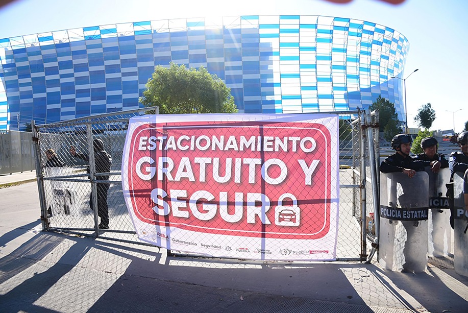 Armenta garantiza estacioamientos gratuitos y seguros
