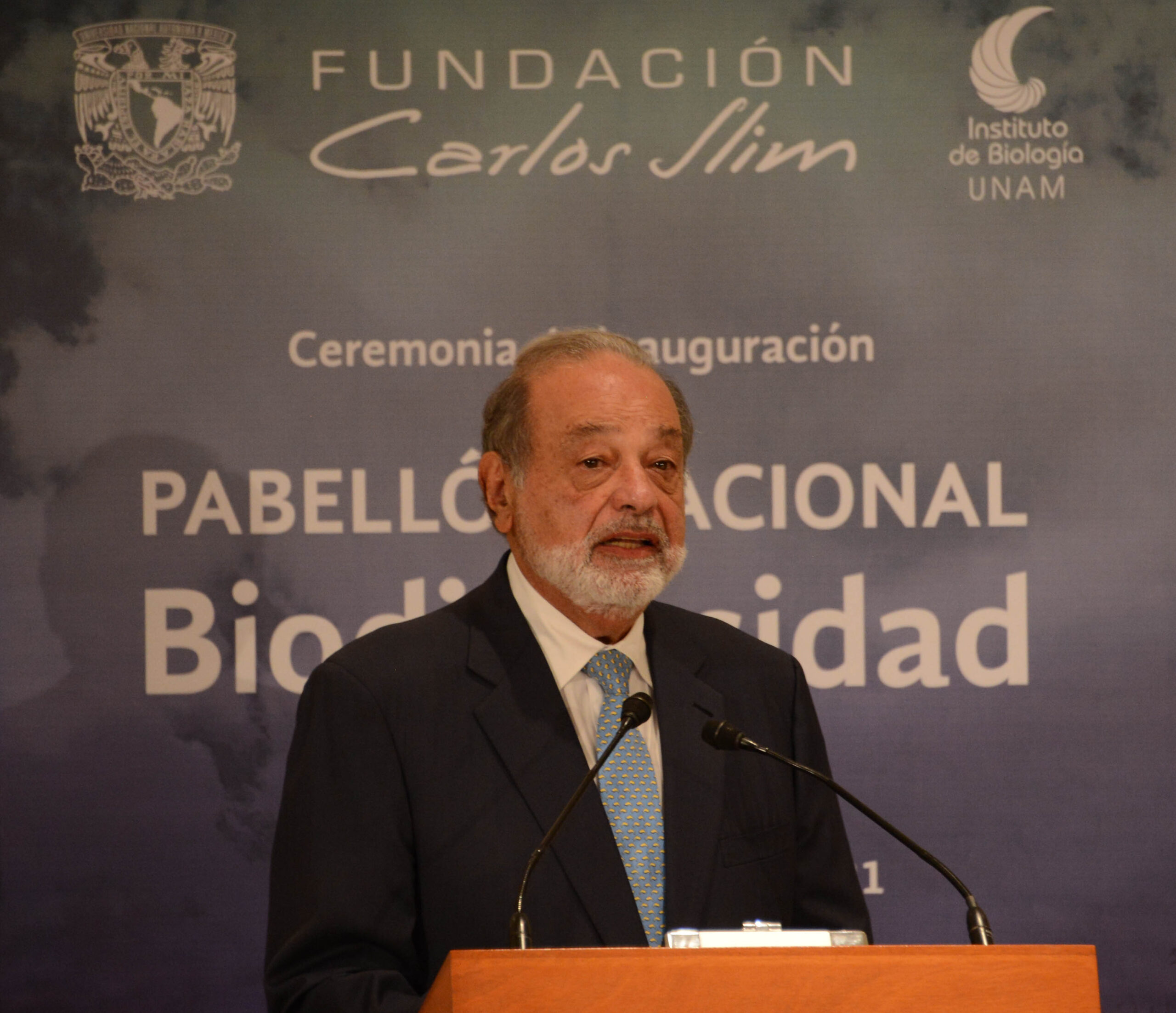 Carlos Slim aprueba medidas arancelarias de Donald Trump