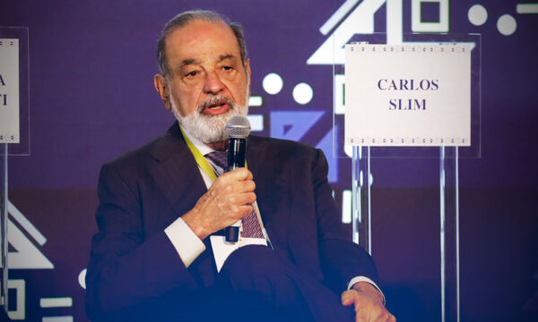 Carlos Slim aprueba medidas arancelarias de Donald Trump