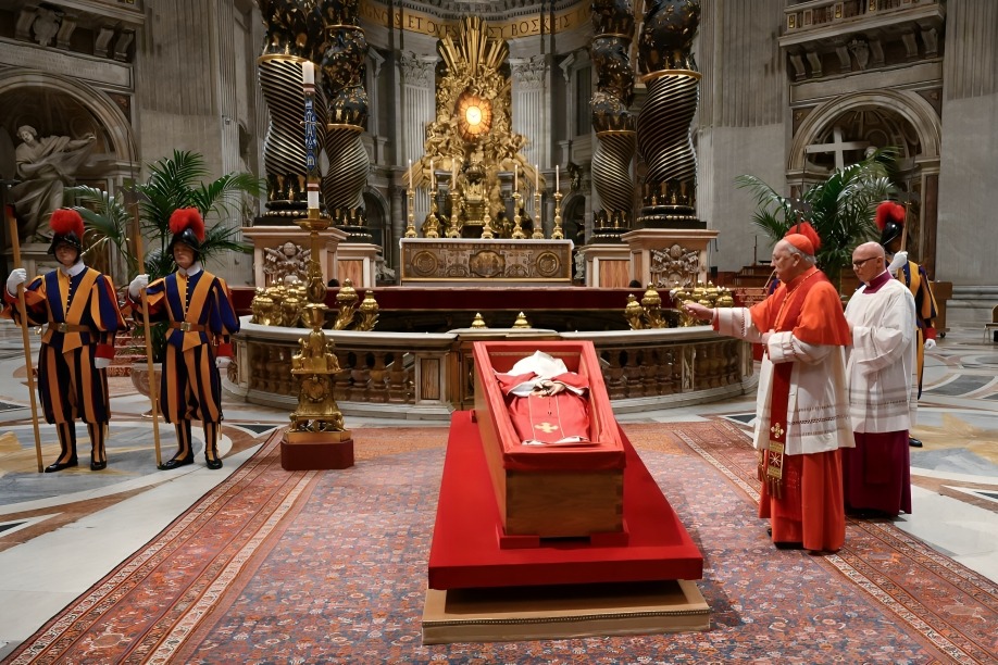 ¿Cómo s ellevó a cabo el cierre del féretro del papa Francisco?