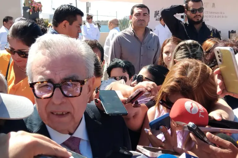 Descarta Rocha Moya la prohibición de narcocorridos