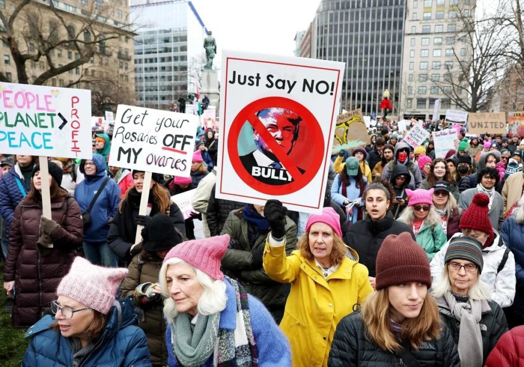 En contra de Trump