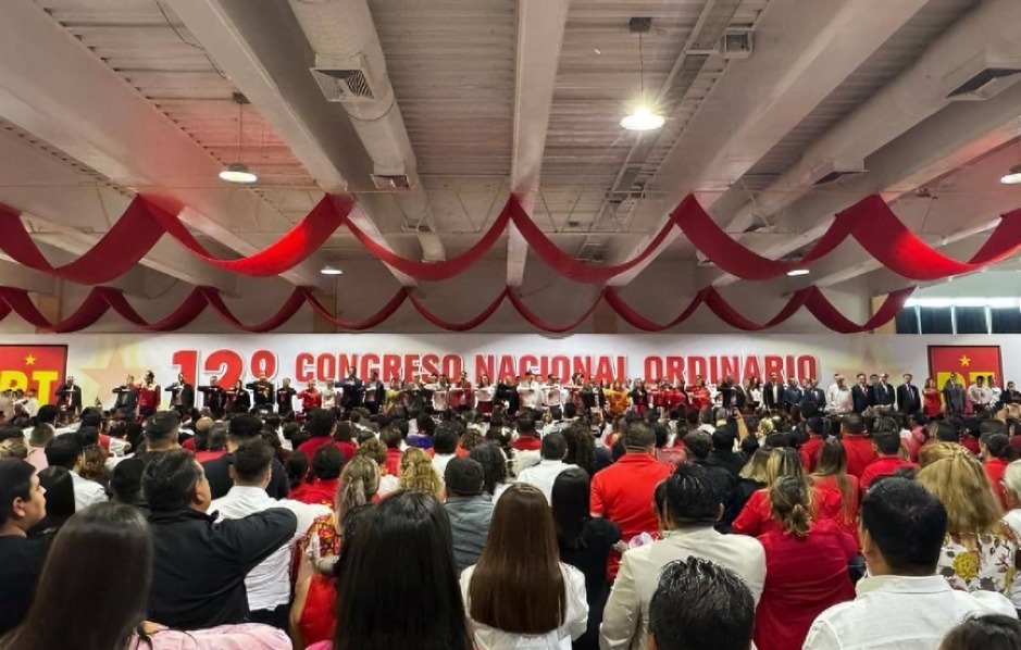 Noroña asiste a Congreso Nacional del PT