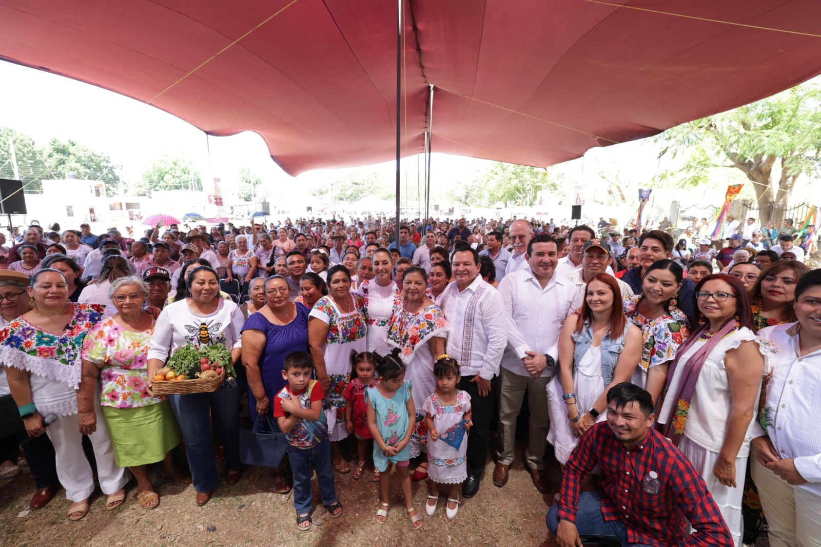 Sheinbaum asegura que Huacho Díaz es el gobernador más trabajador del país