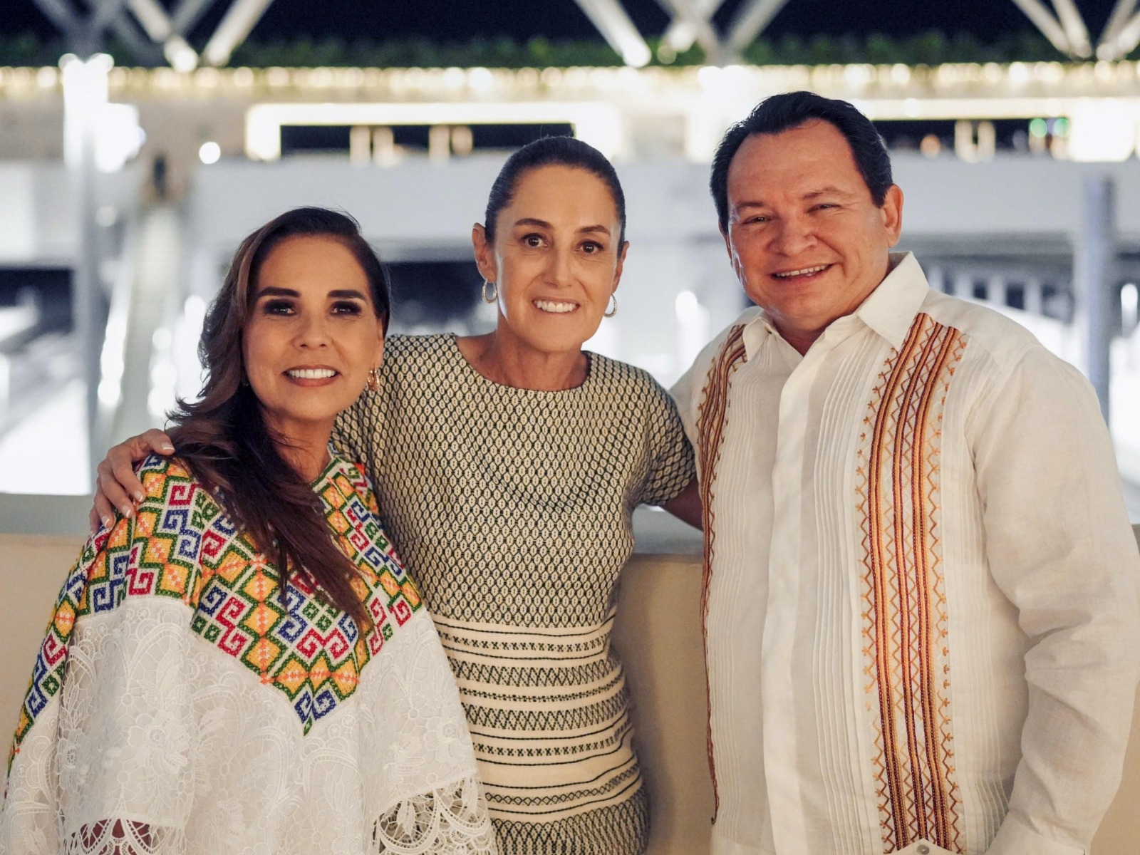 Sheinbaum reconoce trabajo de Huacho Díaz en Yucatán