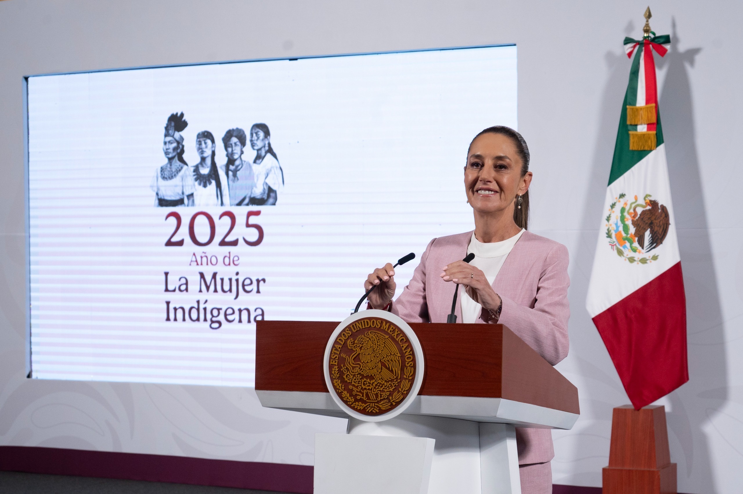 Sheinbaum responde a elogios de EU