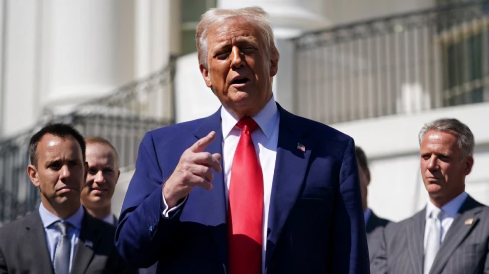 Trump afirma que bukele ayuda a EU cons us enemigos extranjeros