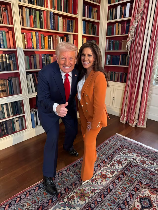 Tunden a Trump por hablar español