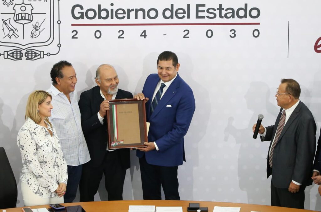 Armenta reconoce a migrantes