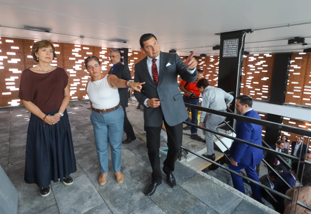 Armenta y Rosaura Ruiz realizan recorrido por el Inaoe