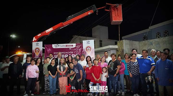 Ayuntamiento de Puebla entrega 142 luminarias modernizadas en Lomas del Sur