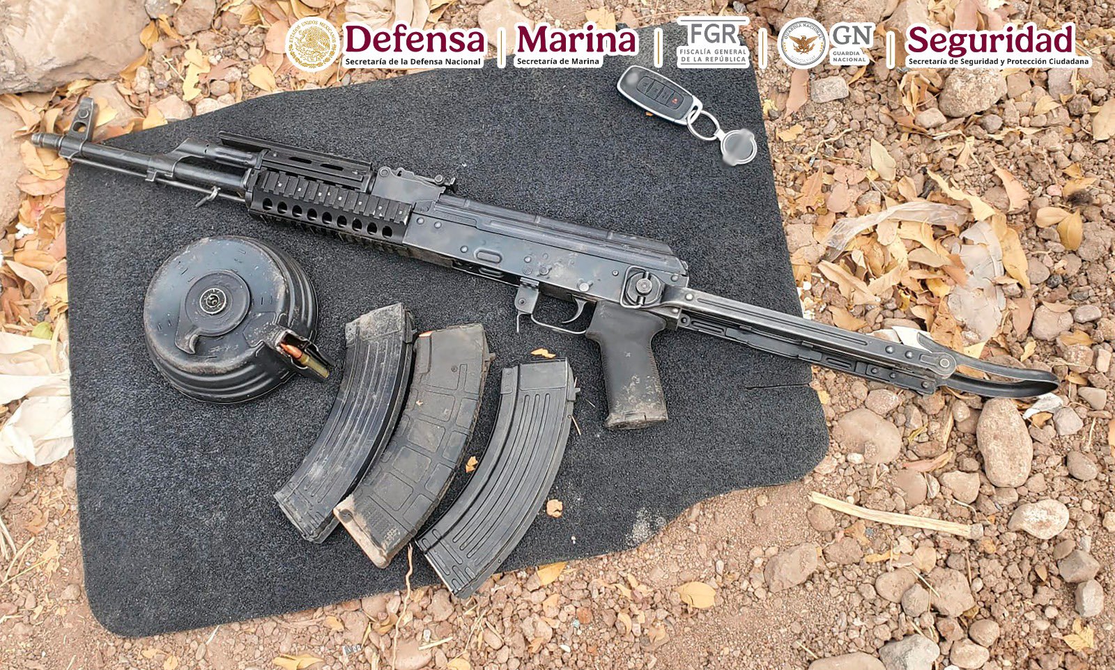 Elementos de seguridad detienen a presuntos delincuentes
